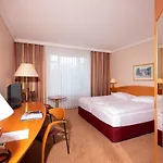 מלון Hotel Meerane 4*