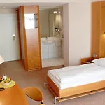 מלון Hotel Meerane מירן