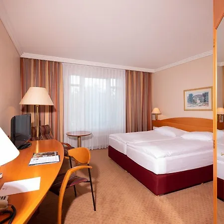 ホテル Hotel Meerane 4*