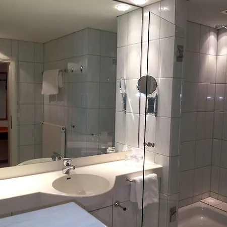 מלון Hotel Meerane מירן