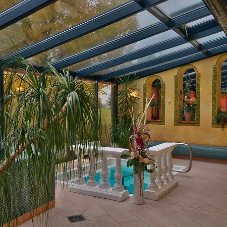 מלון Hotel Meerane 4*