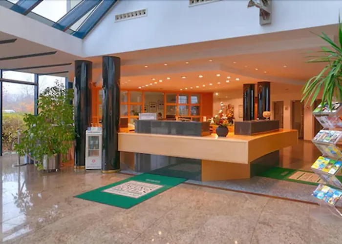 Hotel Meerane فندق 4*