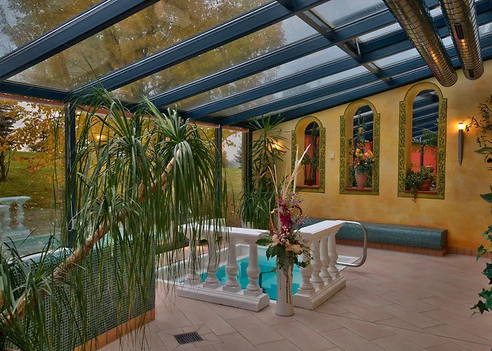 فندق Hotel Meerane 4*